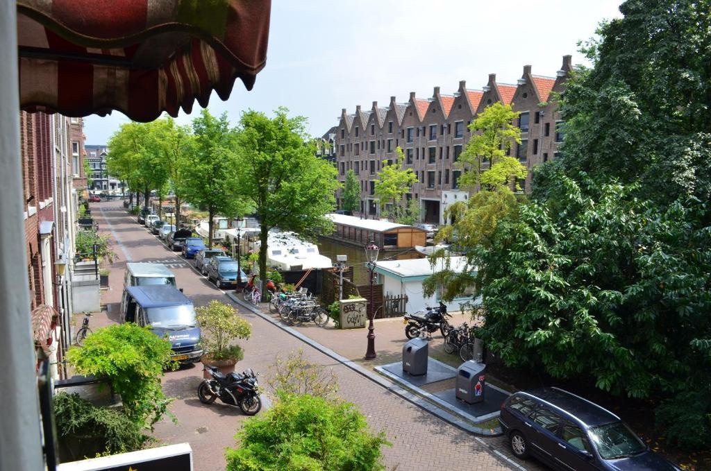 Hotel de Munck Amsterdam building facade